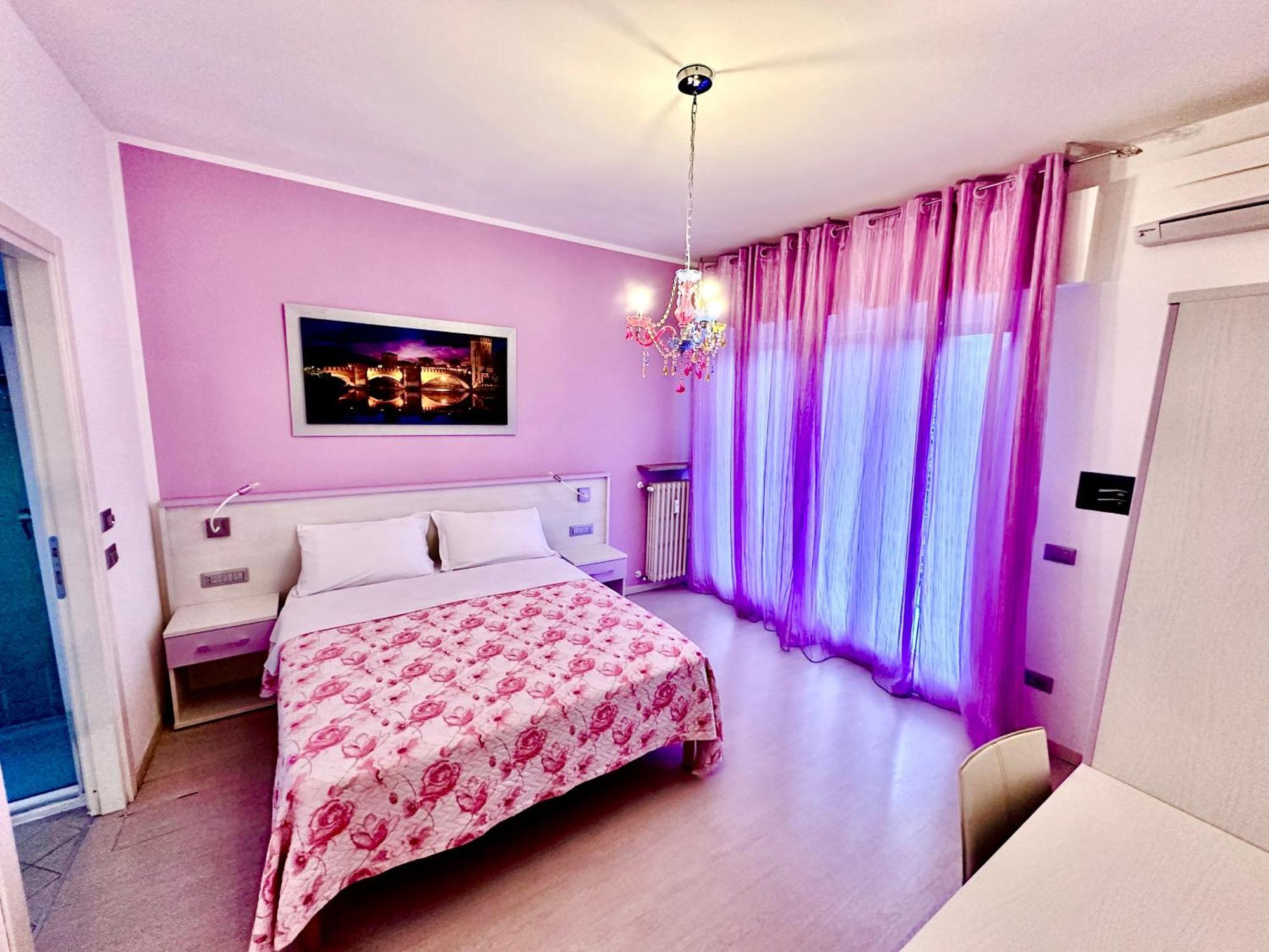 Ai Giardini Rooms -Vicino Ospedale Borgo Trento E Centro Storico Verona Dış mekan fotoğraf