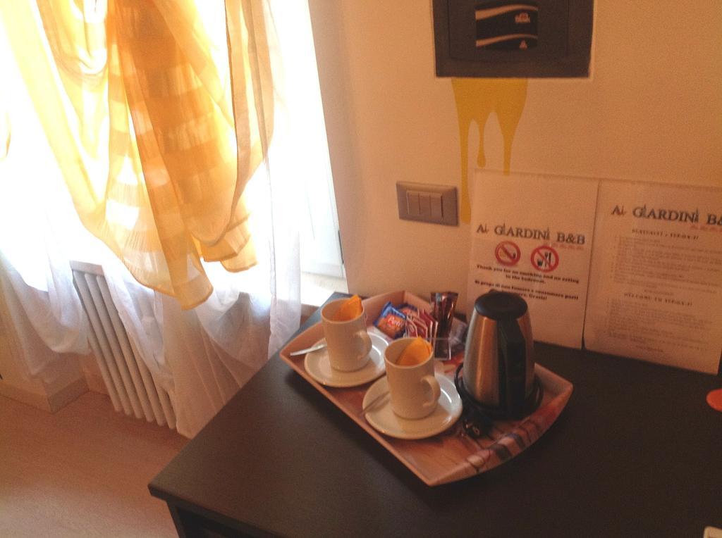 Ai Giardini Rooms -Vicino Ospedale Borgo Trento E Centro Storico Verona Oda fotoğraf