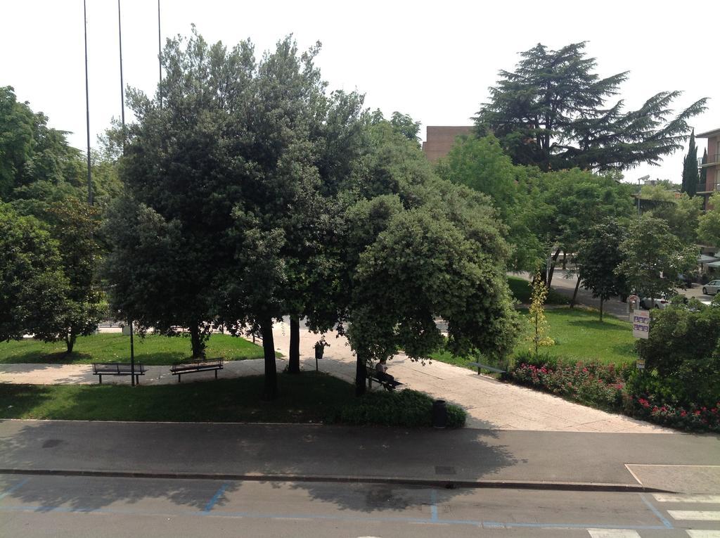 Ai Giardini Rooms -Vicino Ospedale Borgo Trento E Centro Storico Verona Dış mekan fotoğraf